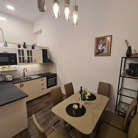 Apartment Akacfa Boutique *